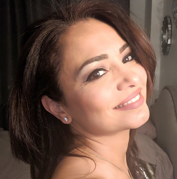 Meet your Posher, Tita - Picture 1 of 1